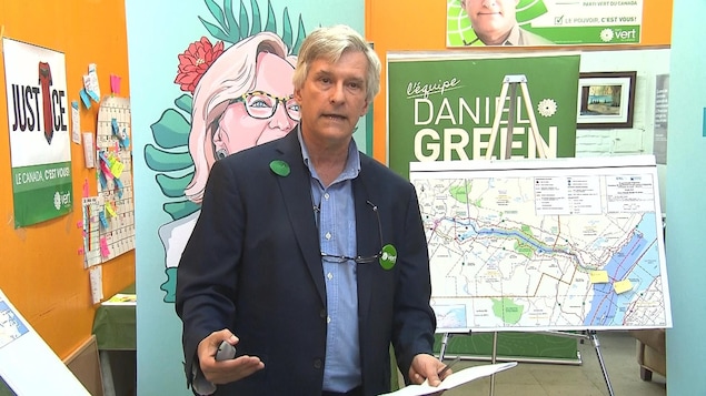 Daniel Green lors d'une conférence de presse.