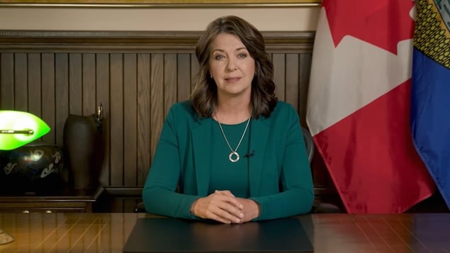 Danielle Smith delivers a televised adress.