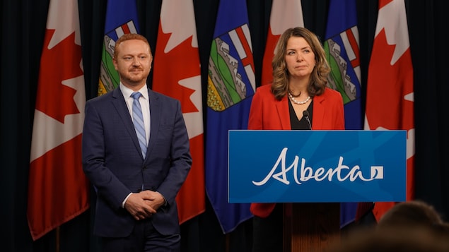 Danielle Smith veut retenir le financement lié à la nomination des juges