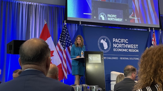 Danielle Smith plaide pour un commerce libre entre les États-Unis et le Canada