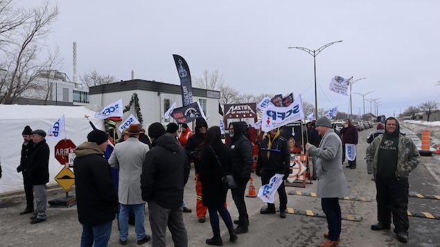 Six mois que les débardeurs du port de Québec sont en lock-out