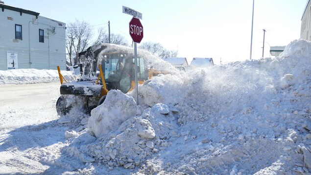 3,7 M$ pour 15 nouvelles déneigeuses à Winnipeg