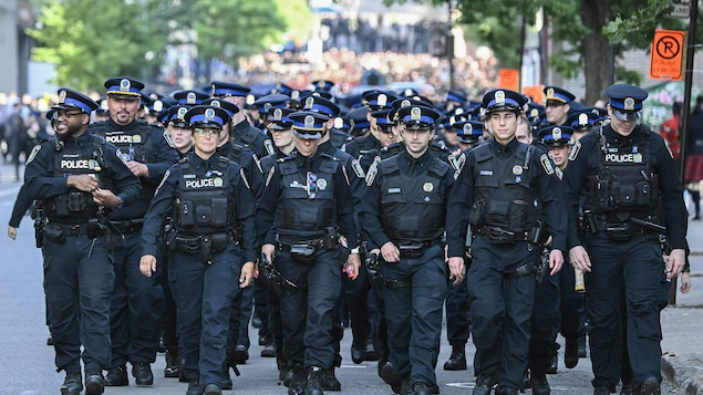 Le cortège en hommage à l’agent Benredouane défile au centre-ville