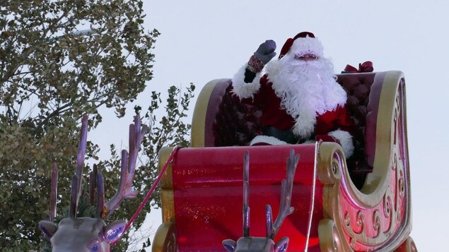 Retour du défilé du père Noël à Winnipeg après une absence de deux ans