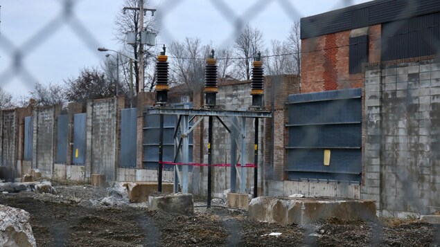 Un transformateur d'Hydro-Québec. Un transformateur d'Hydro-Québec.