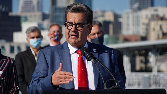 L’élection à Montréal n’est pas « un référendum sur ma personnalité », dit Coderre