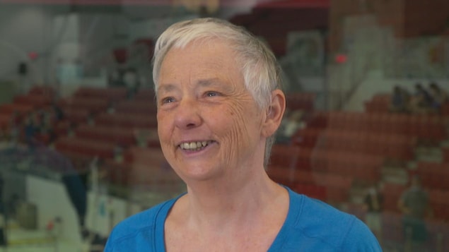À 71 ans, Denise Malo est la doyenne au Championnat canadien de natation artistique.