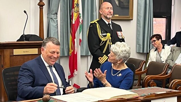 Discours du Trône « audacieux » selon le gouvernement, « platitudes » pour l’opposition