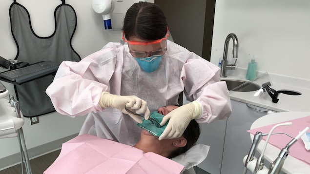 Québec lance des projets de cliniques dentaires en région et pour les plus vulnérables