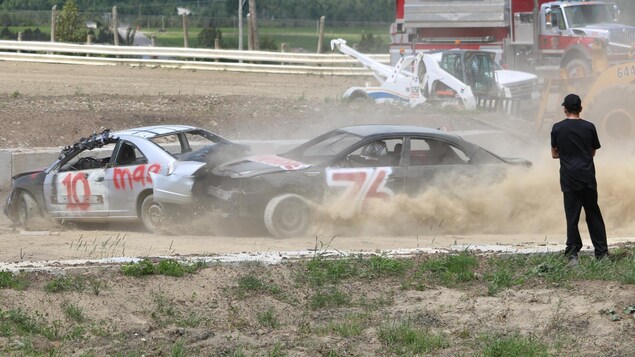 Premier tour de piste pour le Derby de démolition à l’Autodrome BSL