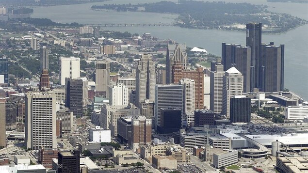 Is Detroit Close To Canada