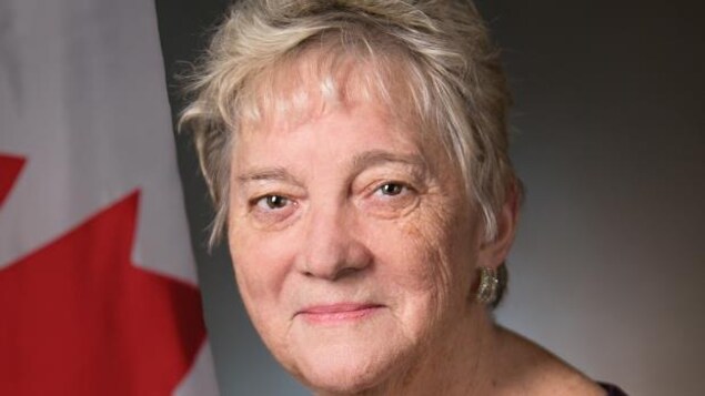 Diana Abel a été décorée de la Croix d'argent. Diana Abel a été décorée de la Croix d'argent.
