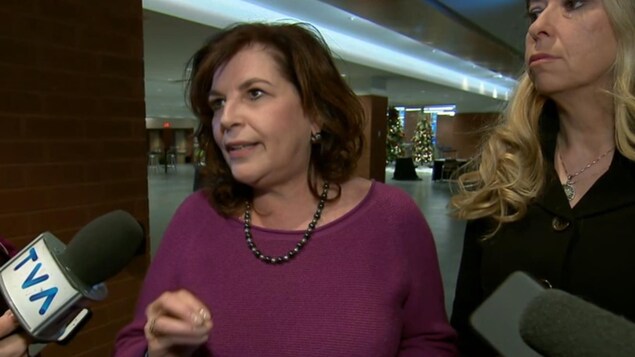 La PDG de la Commission de la construction du Québec, Diane Lemieux, en compagnie de la ministre responsable du Travail, Dominique Vien, en conférence de presse. La PDG de la Commission de la construction du Québec, Diane Lemieux, en compagnie de la ministre responsable du Travail, Dominique Vien, en conférence de presse.
