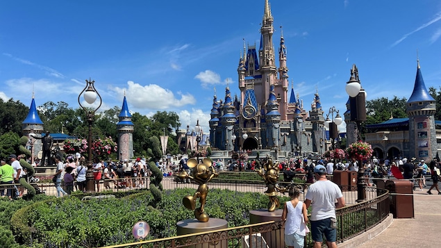 Después de una demanda contra Florida, Disney World está siendo demandado por el estado
