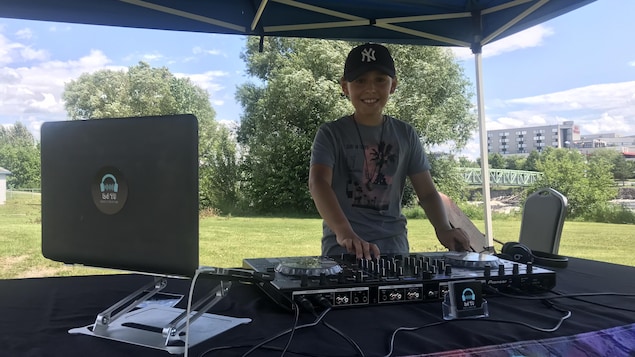 Un DJ de 12 ans invité par Ville d’Alma Spectacles