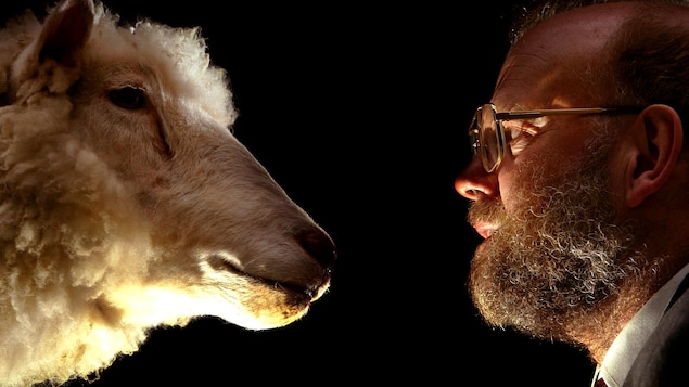 Le Dr Ian Wilmut a dirigé l’équipe du Roslin Institute, qui a créé Dolly. Le Dr Ian Wilmut a dirigé l’équipe du Roslin Institute, qui a créé Dolly.