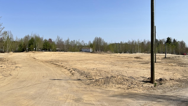 Sur le terrain du maire de Sainte-Julienne, des travaux exécutés sans permis