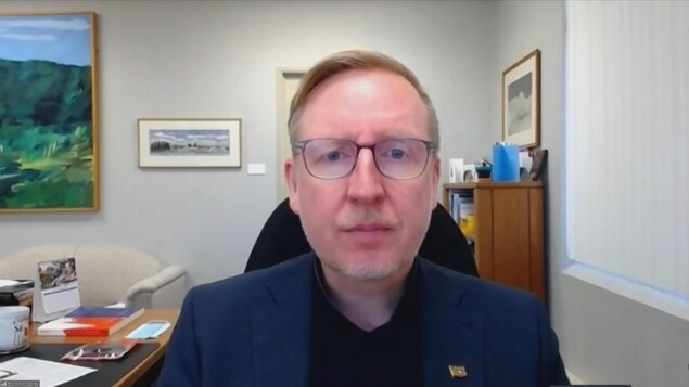 Dominic Cardy, ministre de l'Éducation et du Développement de la petite enfance, lors d'une entrevue par vidéo le 3 décembre 2020.