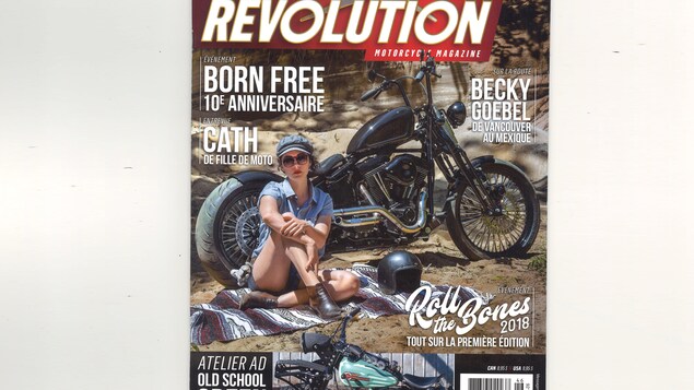 La couverture de la revue Revolution où l'on voit une moto peinte par Dominic Simard.