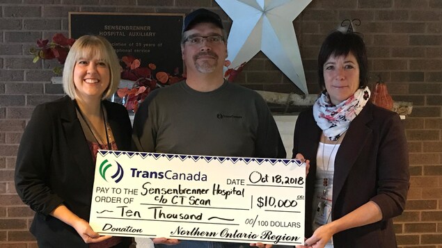 Une présentation de chèque à Kapuskasing. Une présentation de chèque à Kapuskasing.