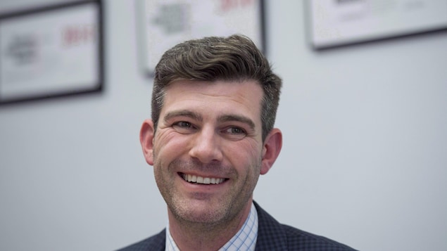 Le maire d'Edmonton, Don Iveson, souriant.