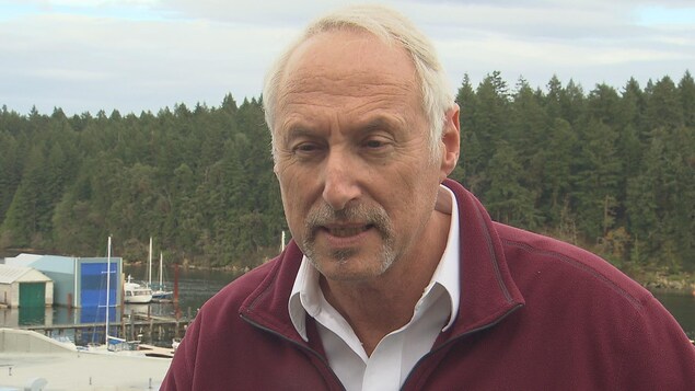 Don Morris offre des ateliers pour enseigner comment accompagner des mourants et leurs familles avant et après le décès.