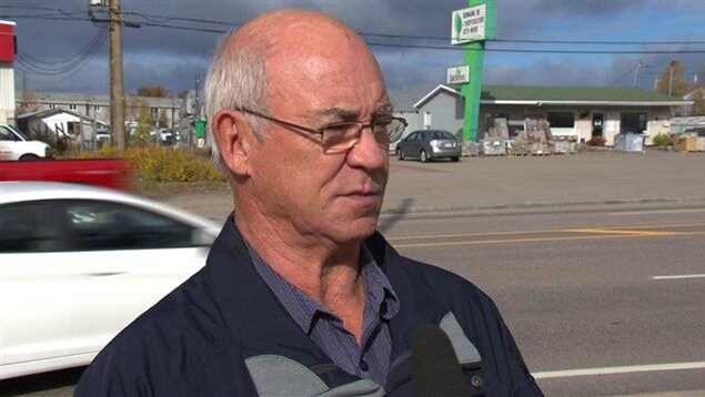 Donald Perron, maire de Longue-Rive et préfet de la MRC de la Haute-Côte-Nord. Donald Perron, maire de Longue-Rive et préfet de la MRC de la Haute-Côte-Nord.