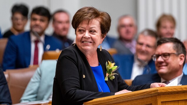 La ministre des Finances de la Saskatchewan, Donna Harpauer, lors du dépôt du budget provincial le 22 mars 2023.