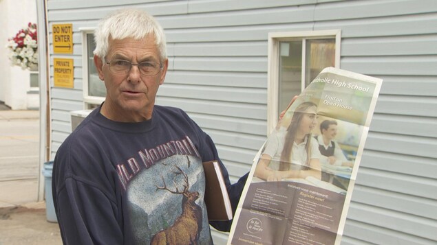 Photo de Basile Dorion à l'extérieur. Photo de Basile Dorion à l'extérieur.