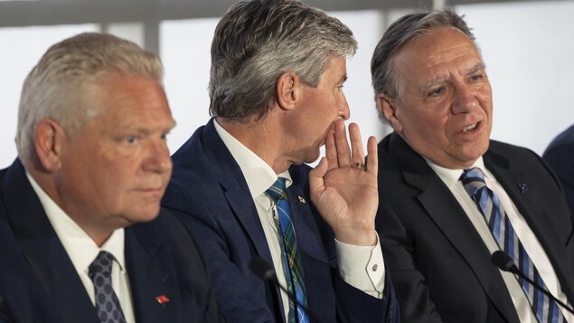 Doug Ford, François Legault et le premier ministre de la Nouvelle-Écosse,  Tim Houston, en réunion à Halifax, le 17 juillet 2024.