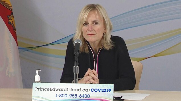 Heather Morrison en conférence de presse.