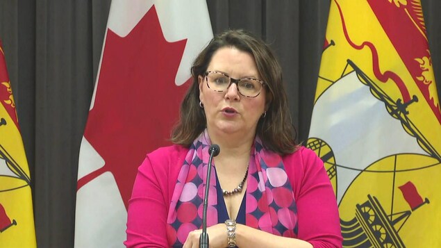 La docteure Jennifer Russell en conférence de presse.
