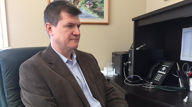 Dugald Seely, médecin naturopathe et fondateur du Centre de cancérologie intégrative d’Ottawa Dugald Seely, médecin naturopathe et fondateur du Centre de cancérologie intégrative d’Ottawa