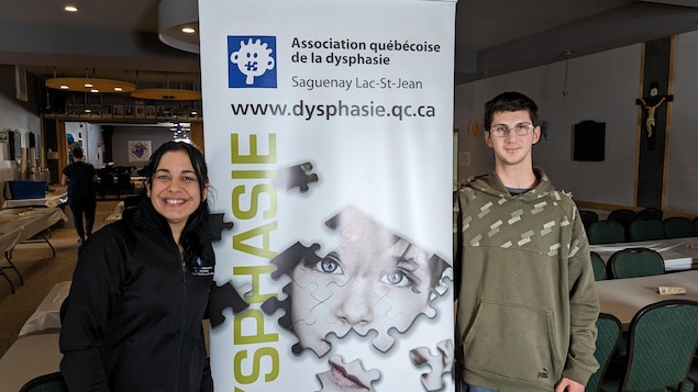 Des jeunes surmontent la dysphasie pour rendre hommage à une personne marquante