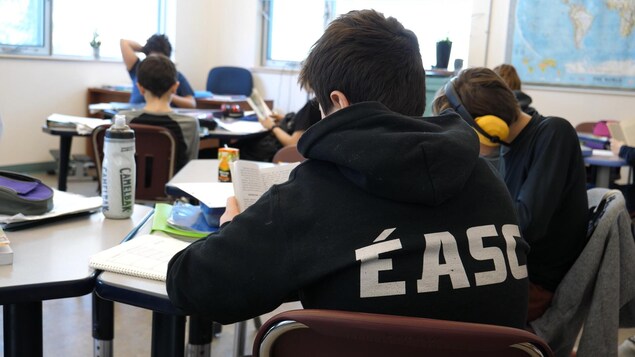 Des élèves en classe.