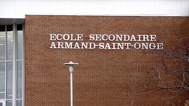 Trois éclosions de COVID-19 dans des milieux scolaires d’Amqui