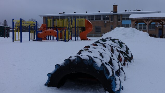 L'école primaire de Ripon en Outaouais.