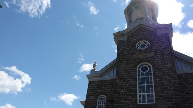 Abus sexuels dans l’Église : un groupe demande une commission d’enquête