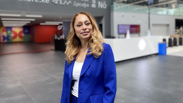 Rosmeri Otoya Celis, sur la photo, est péruvienne, avocate et notaire. Elle est arrivée au Canada il y a 17 ans et c'est sa première incursion en politique. Elle est candidate de la Coalition avenir Québec pour la circonscription d'Acadie, au nord de Montréal.