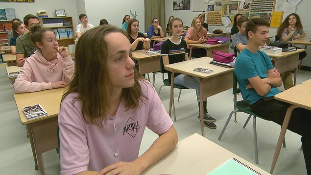 Des élèves assistent à un atelier sur le consentement sexuel à l'école secondaire de Rivière-du-Loup.