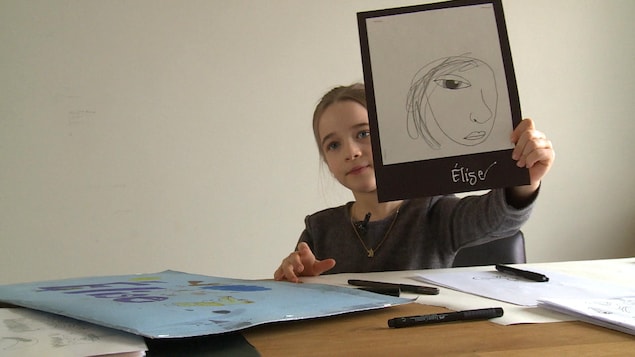 Élise Kroeker, 7 ans, artiste en herbe de Winnipeg Élise Kroeker, 7 ans, artiste en herbe de Winnipeg