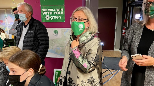 La députée du Parti vert du Canada Elizabeth May a la COVID-19