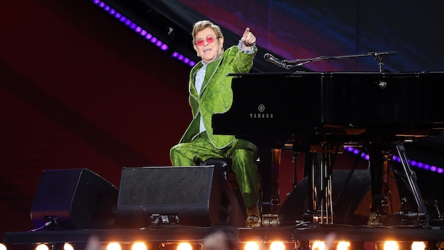 Elton John et une constellation de vedettes chantent pour la planète