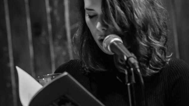 L'auteure Emmanuelle Riendeau L'auteure Emmanuelle Riendeau