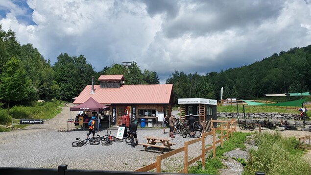 Des amateurs de plein air se mobilisent en faveur du centre de v lo de montagne Empire 47