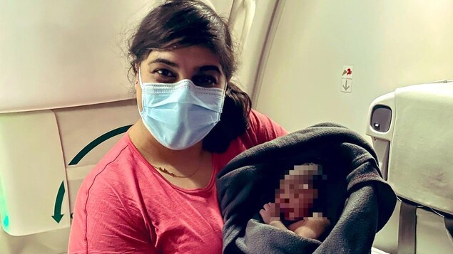 Une médecin torontoise accouche une passagère à bord d’un avion au-dessus du Nil