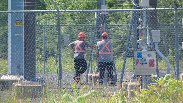 Environ 8000 foyers privés d’électricité dans la Péninsule, la situation s’améliore