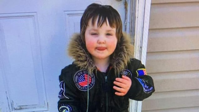 Photo d'un enfant de trois ans.