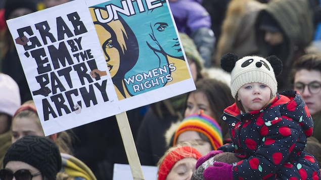 Une fillette à la Marche des femmes à Montréal, le 20 janvier 2018. Une fillette à la Marche des femmes à Montréal, le 20 janvier 2018.