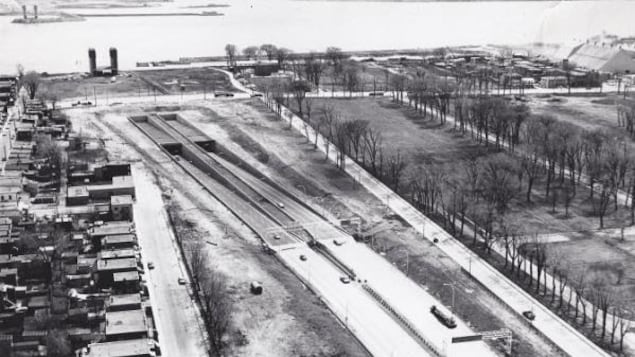 L'entrée du tunnel sur l'Île de Montréal